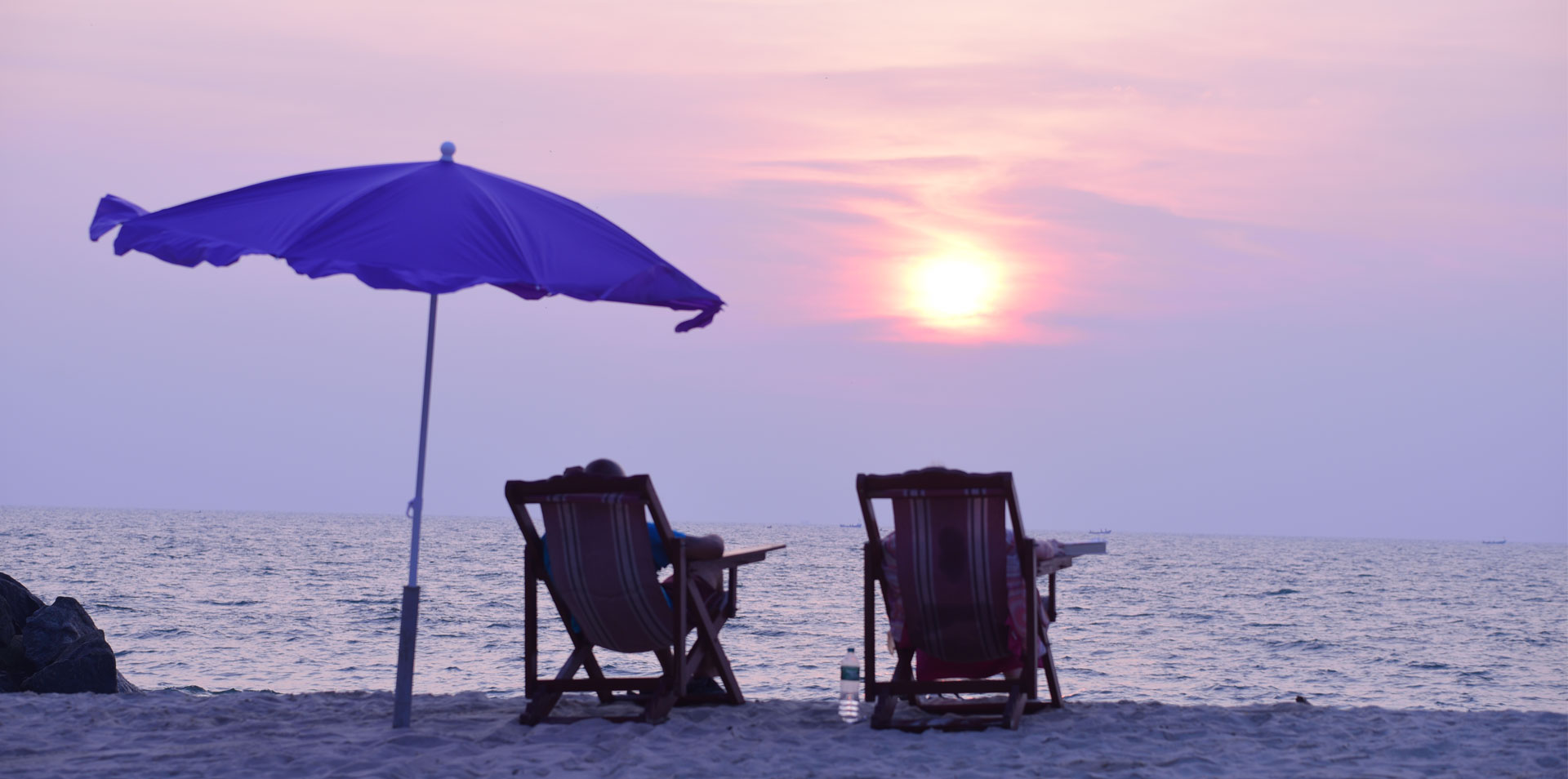 Romantic Candle Light Dinner And Beach Stay